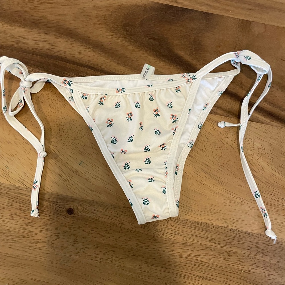 Montce floral tie bottoms size small